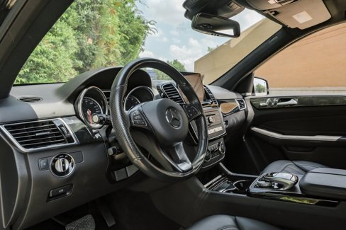 Used 2018 Mercedes-Benz GLE 350 w/ Premium 1 Package image 2
