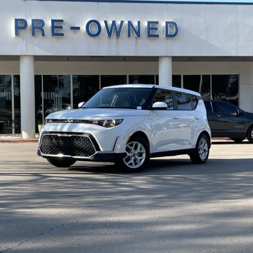 Used 2023 Kia Soul LX w/ LX Technology Package image 2