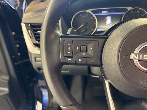 Used 2022 Nissan Rogue SV w/ SV Premium Package image 17