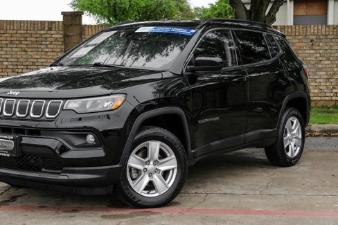 Used 2022 Jeep Compass Latitude image 13