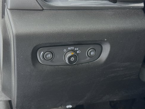 Used 2020 Chevrolet Traverse LT image 10