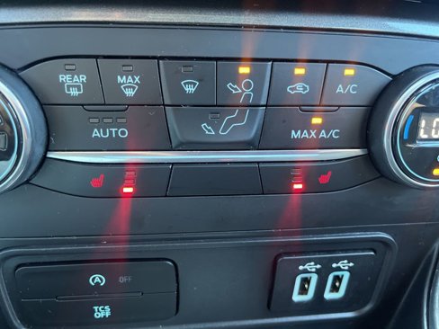 Used 2018 Ford EcoSport SE w/ SE Convenience Package image 21