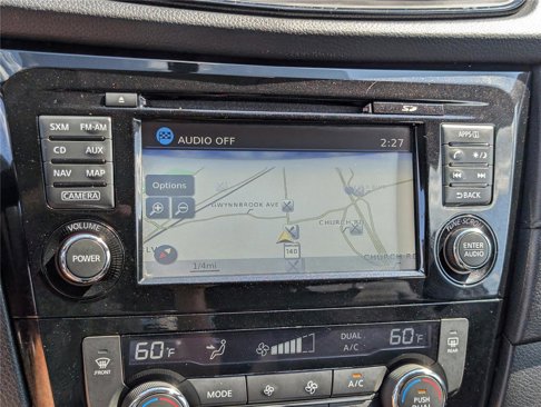 Used 2017 Nissan Rogue SV w/ SV Premium Package image 28