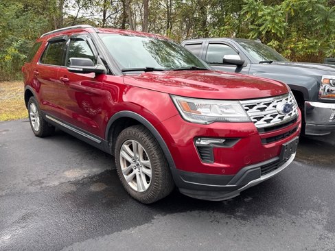 Used 2018 Ford Explorer XLT w/ Equipment Group 202A image 3