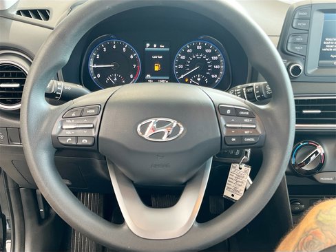 Used 2021 Hyundai Kona SE image 11