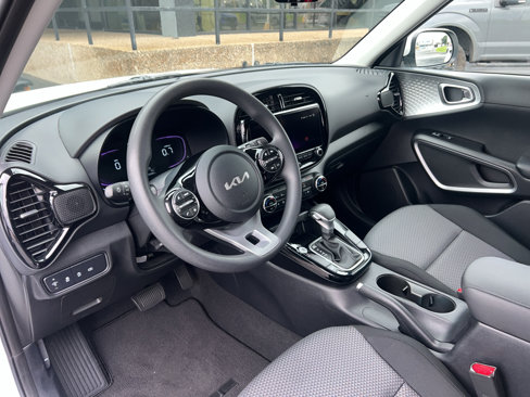 Used 2025 Kia Soul S image 11