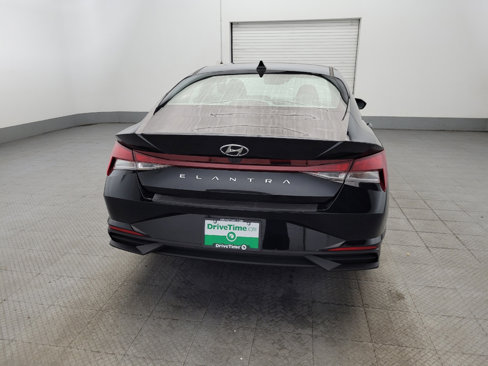Used 2023 Hyundai Elantra SEL image 7