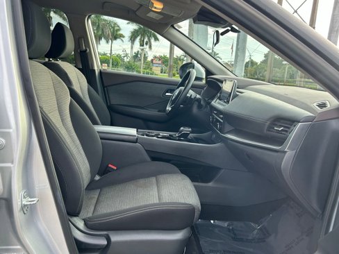 Used 2023 Nissan Rogue SV image 26