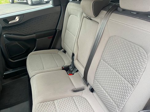 Used 2020 Ford Escape SE image 17