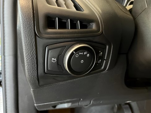Used 2018 Ford Focus SE image 17