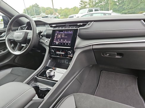 New 2025 Jeep Grand Cherokee L Altitude image 16