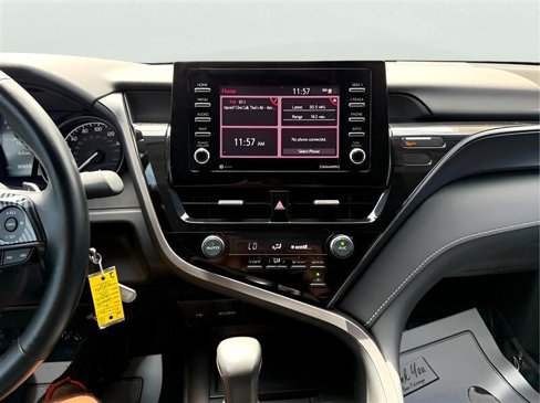 Used 2021 Toyota Camry SE image 21