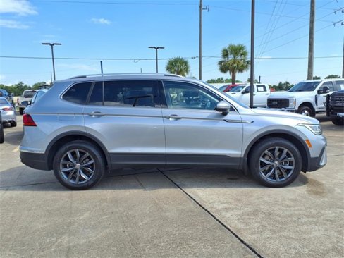 Used 2022 Volkswagen Tiguan SE image 30