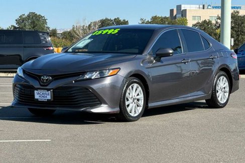 Used 2020 Toyota Camry LE image 8