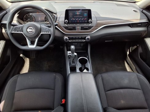 Used 2024 Nissan Altima 2.5 SV image 6