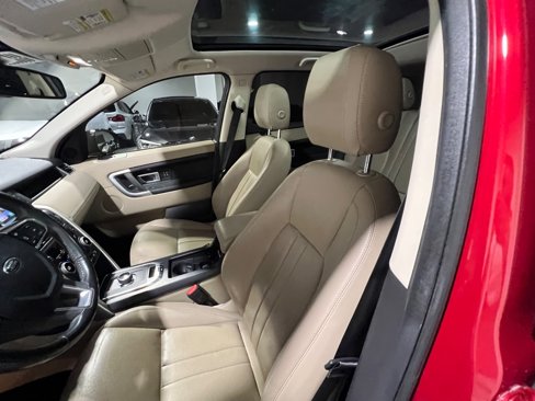 Used 2018 Land Rover Discovery Sport HSE image 25