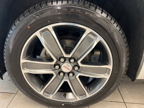 Used 2018 GMC Acadia Denali w/ Technology Package image 12