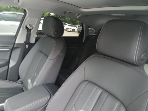 Certified 2022 Audi e-tron Premium Plus w/ Premium Plus Package image 19