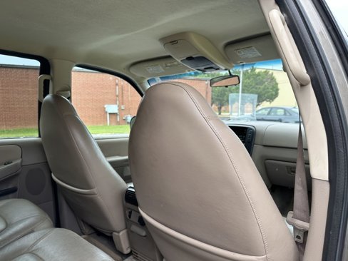 Used 2002 Ford Explorer XLT image 28