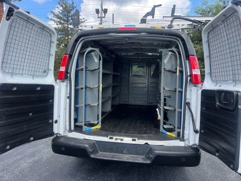 Used 2022 GMC Savana 2500 w/ Driver Convenience Package image 19