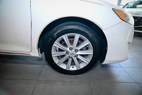 Used 2013 Toyota Camry image 39