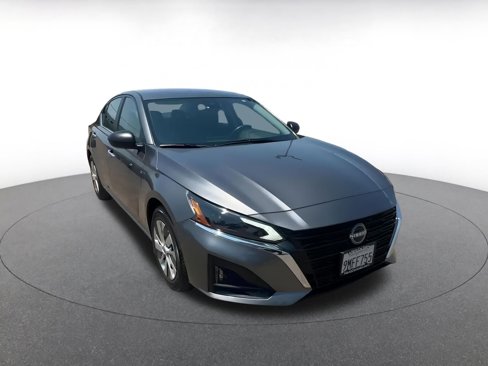Used 2024 Nissan Altima 2.5 S image 3