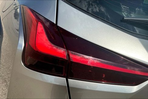 Used 2019 Lexus UX 200 image 31