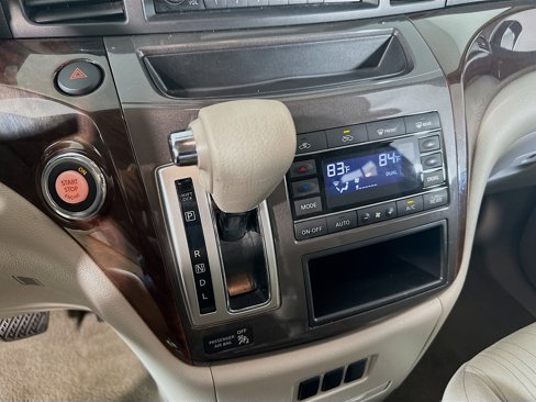Used 2016 Nissan Quest SV image 21