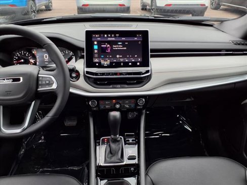 New 2025 Jeep Compass Limited image 9