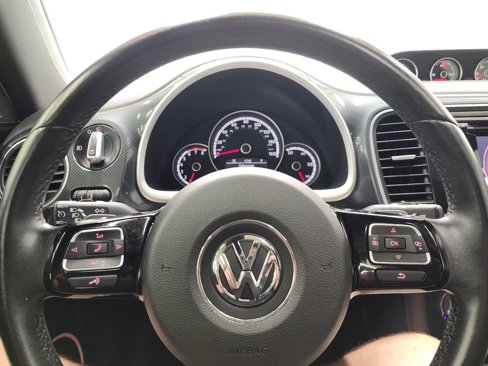 Used 2013 Volkswagen Beetle 2.0T image 22