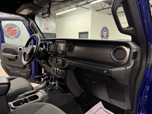 Used 2018 Jeep Wrangler Unlimited Sport S image 39