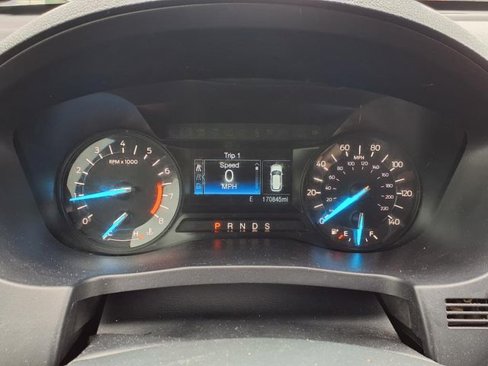 Used 2018 Ford Explorer XLT image 5