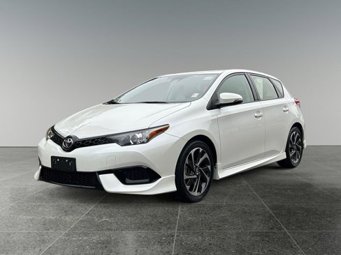 Used 2017 Toyota Corolla iM image 3