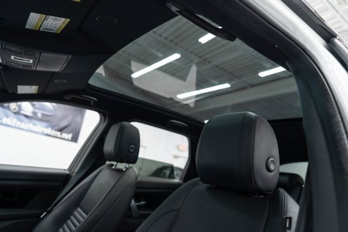Used 2022 Land Rover Discovery Sport SE image 8