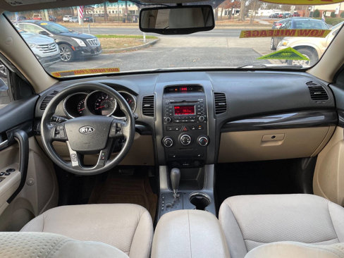 Used 2011 Kia Sorento LX w/ Convenience Pkg image 36
