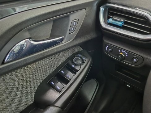 Used 2022 Chevrolet TrailBlazer LT w/ Convenience Package image 23