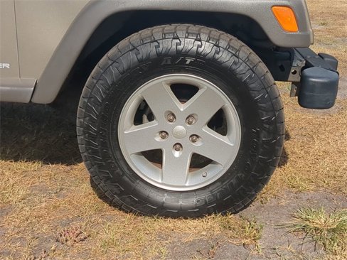 Used 2005 Jeep Wrangler X image 11