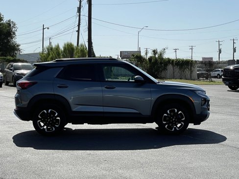 Used 2022 Chevrolet TrailBlazer LT w/ Convenience Package image 9
