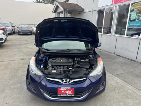 Used 2011 Hyundai Elantra GLS image 10