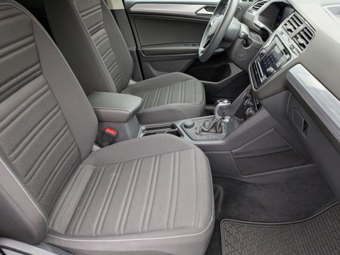 Used 2022 Volkswagen Tiguan S image 22