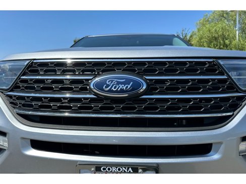 Used 2021 Ford Explorer XLT w/ Equipment Group 202A image 12