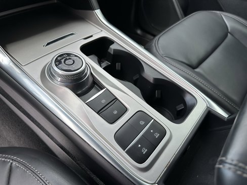 Used 2022 Ford Explorer XLT w/ Equipment Group 202A image 25