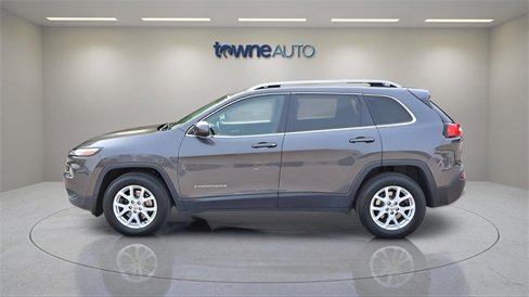 Used 2016 Jeep Cherokee Latitude w/ Cold Weather Group image 3