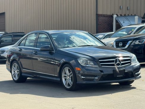 Used 2014 Mercedes-Benz C 300 4MATIC Sedan image 4
