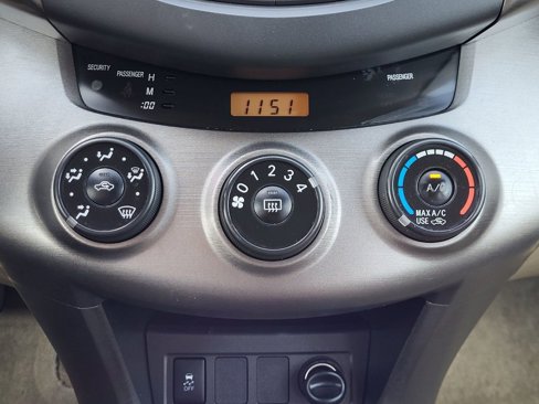 Used 2011 Toyota RAV4 4WD image 28