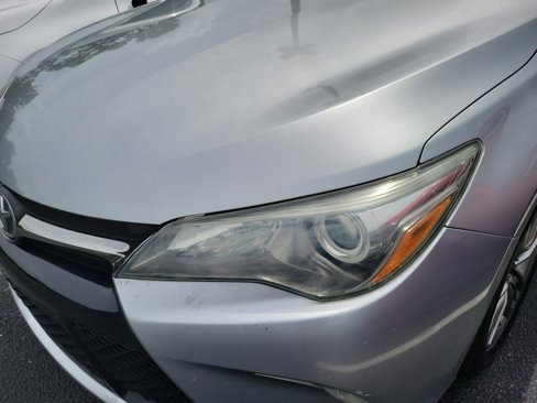 Used 2016 Toyota Camry SE image 4