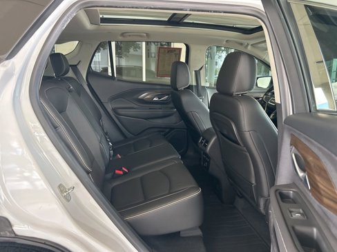 Used 2018 GMC Terrain Denali w/ Advanced Safety Package image 24