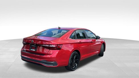 Used 2025 Volkswagen Jetta SE image 7
