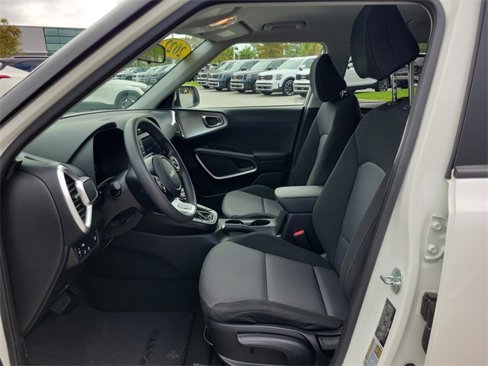 Certified 2022 Kia Soul LX w/ Technology Package image 15