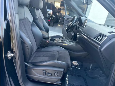 Used 2018 Audi SQ5 Premium Plus w/ Navigation Package image 23